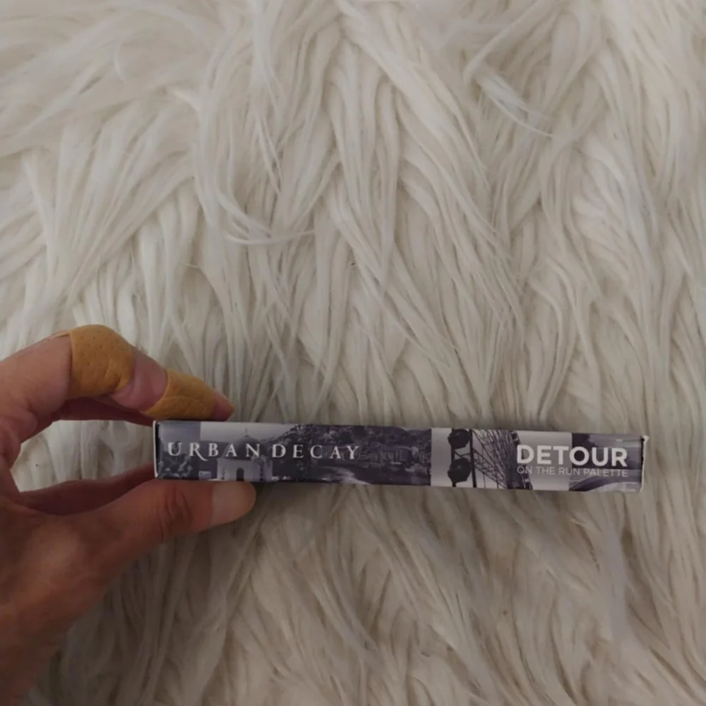 💙FIRM! NWT URBAN DECAY DETOUR BORN TO RUN EYESHADOW PALETTE (LAST ONE)